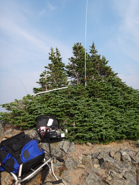 Operating position on the south end of the activation zone with the longwire antenna up and the VHF and microwave antennas taken down